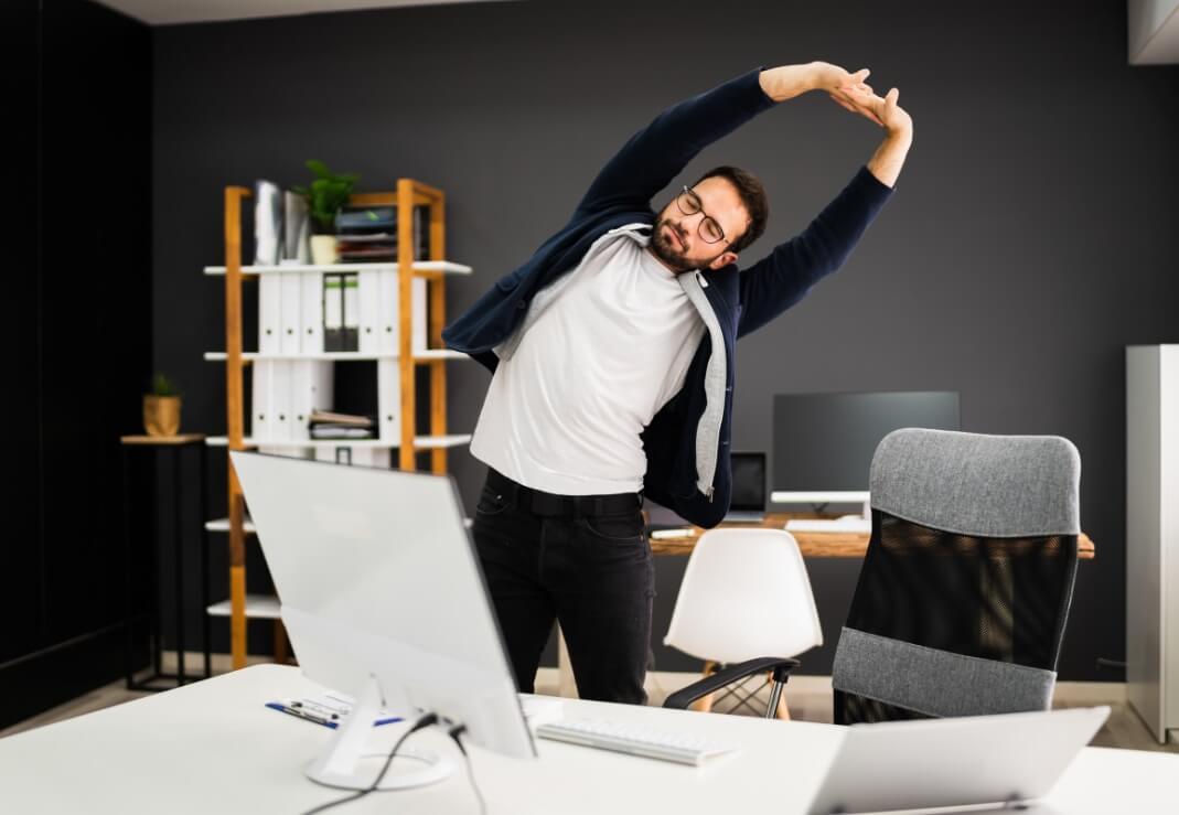 ورزش پشت میز محل کار